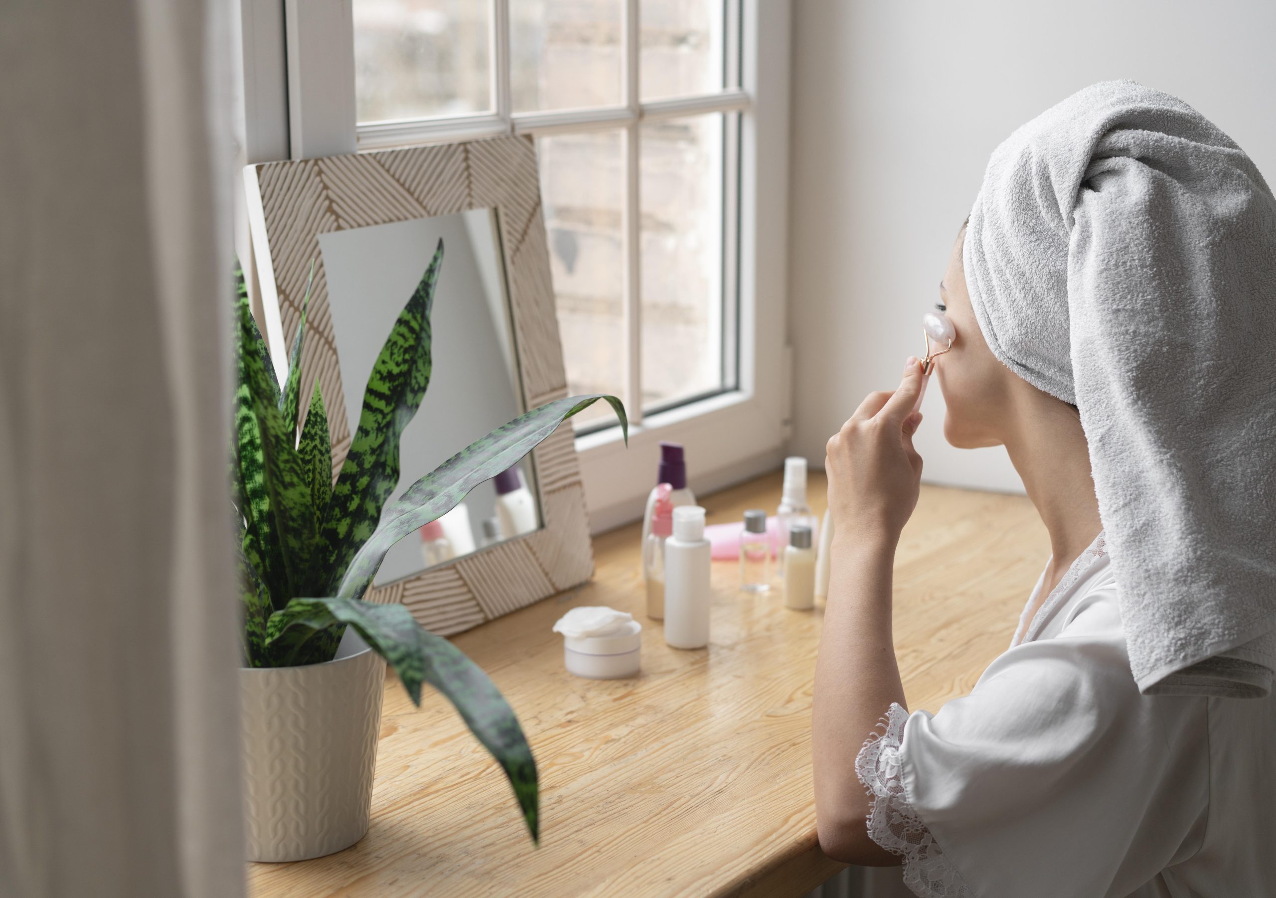 Kelsey Holmer leak skin care